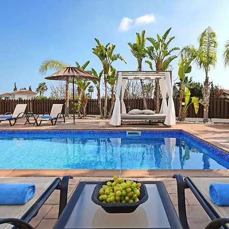 Lara - 3bed Bangalow With Large Pool Holiday home